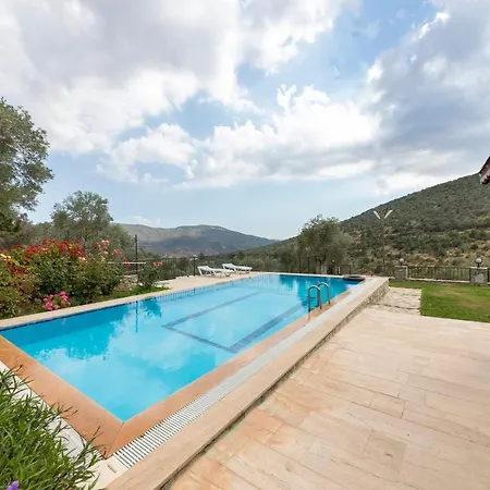 Splendid Villa Surrounded By Nature Near Milas-Bodrum Airport Gulluk