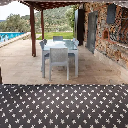 Splendid Villa Surrounded By Nature Near Milas-Bodrum Airport ヴィラ *